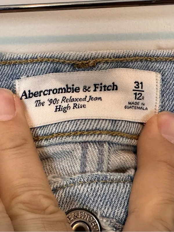 Abercrombie 90s Relaxed Jeans High Rise Light Wash Size 31 Regular - Image 4