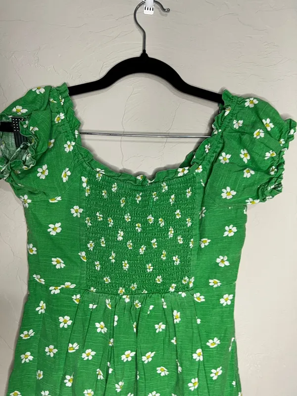 Urban Outfitters UO Magpie Off Shoulder Green Daisy‎ Mini Dress - Image 10