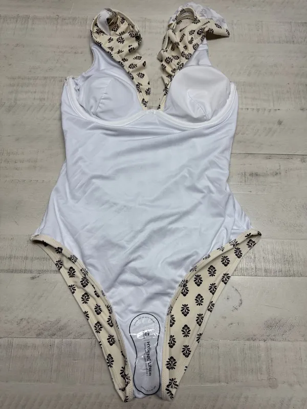 Cupshe Cream Ornate Flutter Strap Underwire One Piece Swimsuit - Image 9