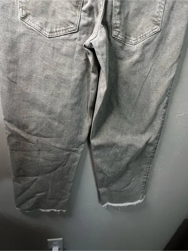 Banana Republic High Rise Wide Leg Cropped Raw Hem Gray Beige Wash Denim Jeans - Image 11
