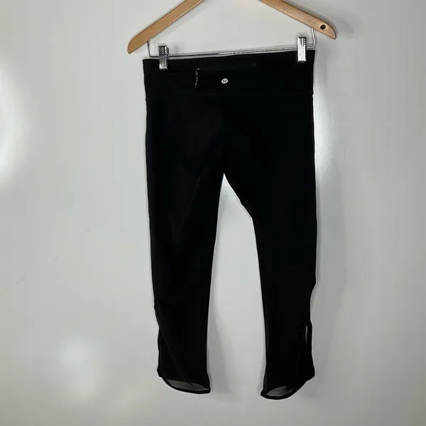 Lululemon Black Cropped Leggings‎ Size 6 - Image 2