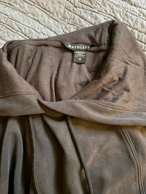 Athleta Women’s hoodie black/grey - Image 3