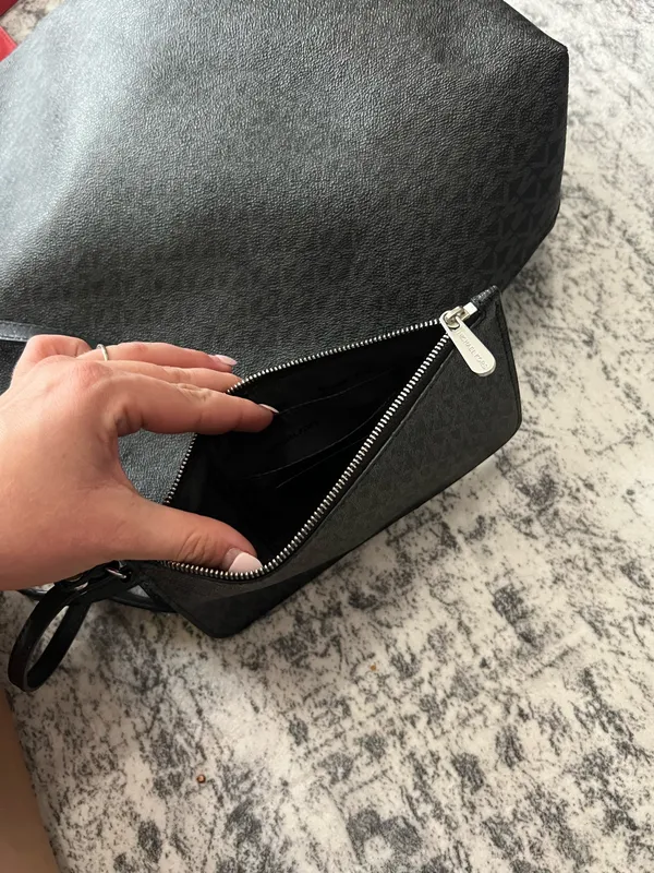 Michael Kors Purse & Wallet - Image 4