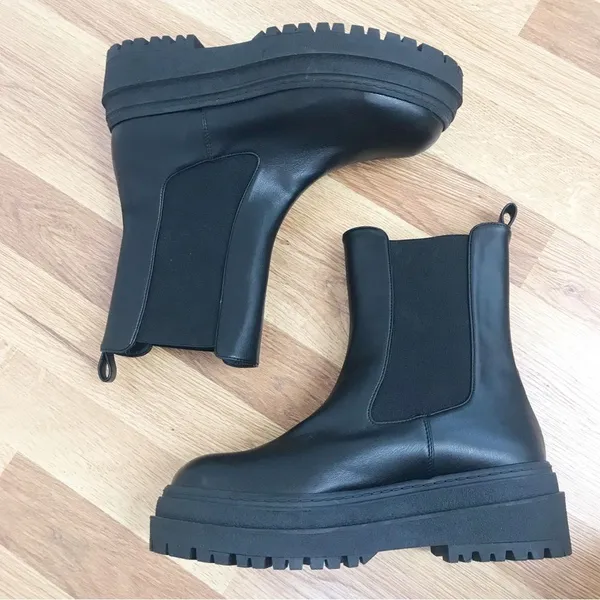 GOOD AMERICAN Black Leather Platform Chelsea Boot Bootie Midi Lug Sole‎ Size 8 - Image 8