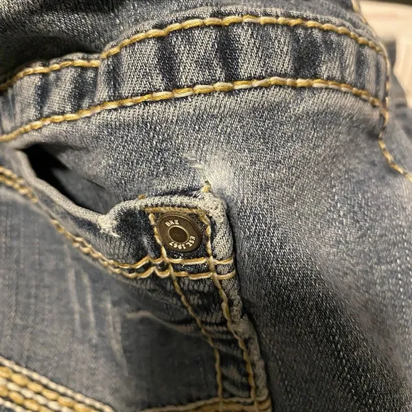 BKE Harper Jeans Womens 31x31.5‎ Blue Denim Distressed Casual straight 31R flaw - Image 14