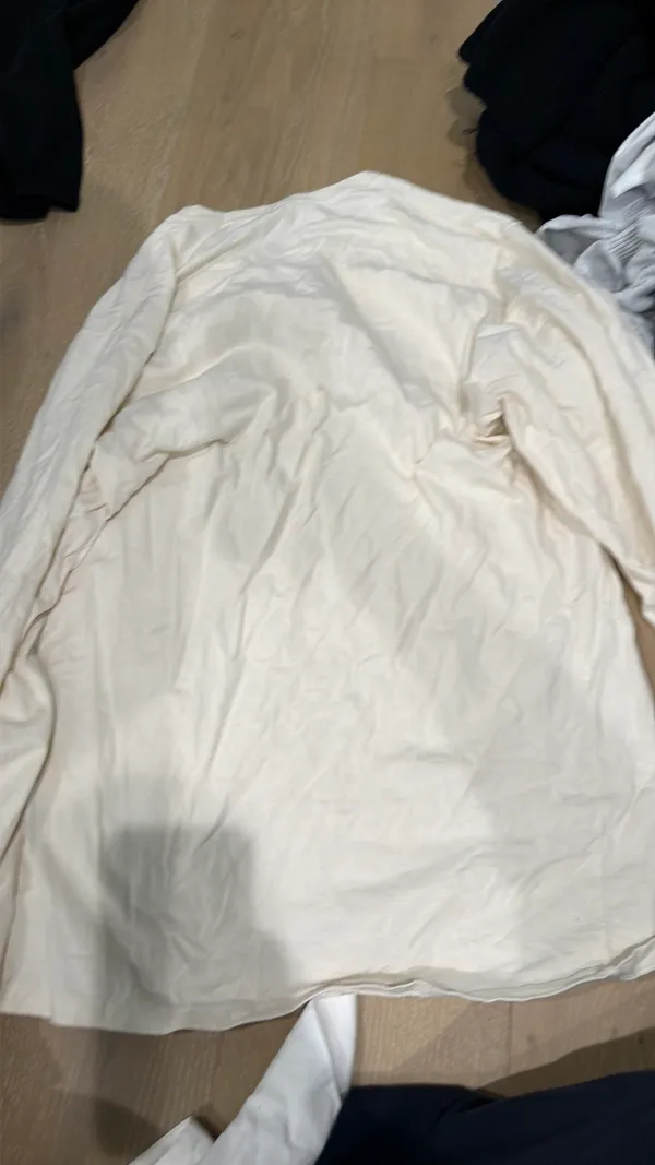 Brandy Melville long sleeve top Malibu - Image 4