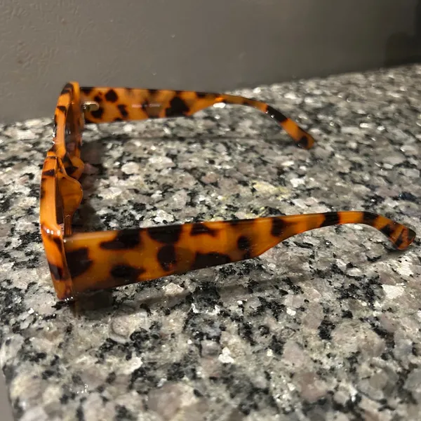 Tortoise Shell Sunglasses Brown - Image 4