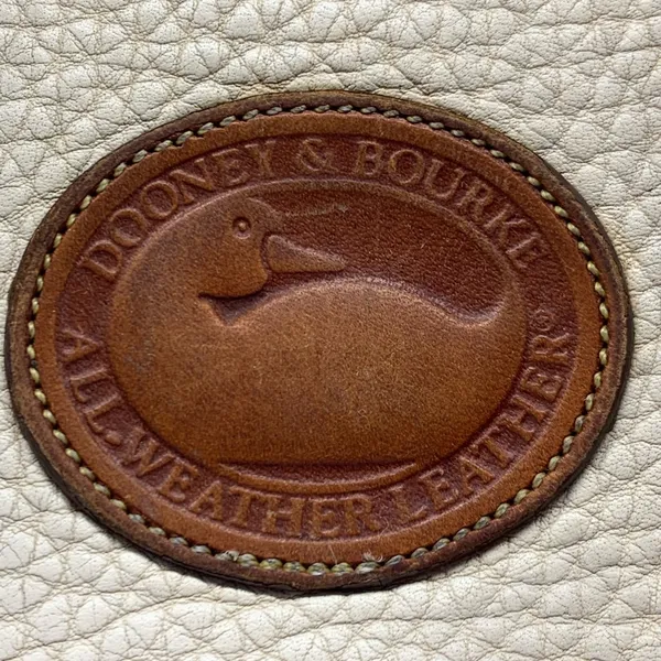 DOONEY And BOURKE white pebbled leather vintage tote bag - Image 8