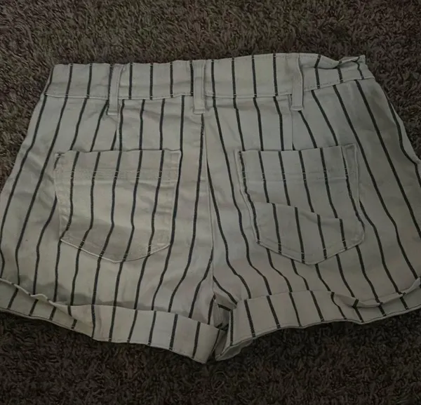 happily grey shorts Size 26 - Image 2