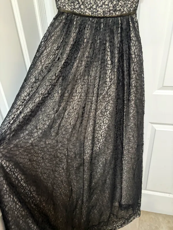 Monique Lhuillier Gown - Image 3
