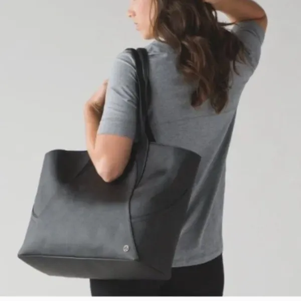 Lululemon All Day Black Go Wild Tote Bag - Image 2