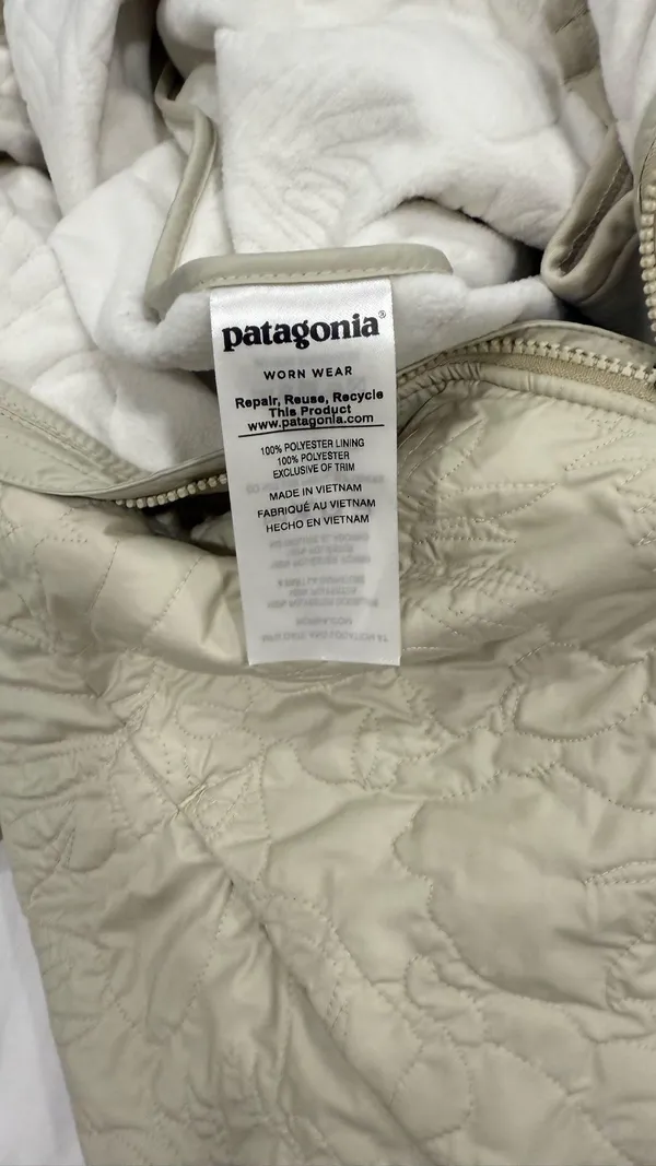 Patagonia ivory Jacket Women’s xsmall - Image 5