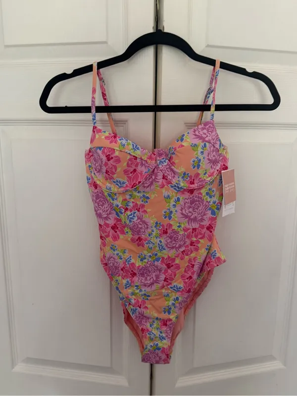 NWT Dippin' Daisy's Salt Water One Piece Garden Gables Floral Swimsuit Small - Image 2