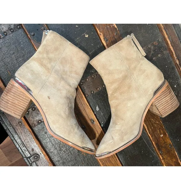 Steve Madden Amber Western Boots 7.5 Beige Metal Detail Boho - Image 9