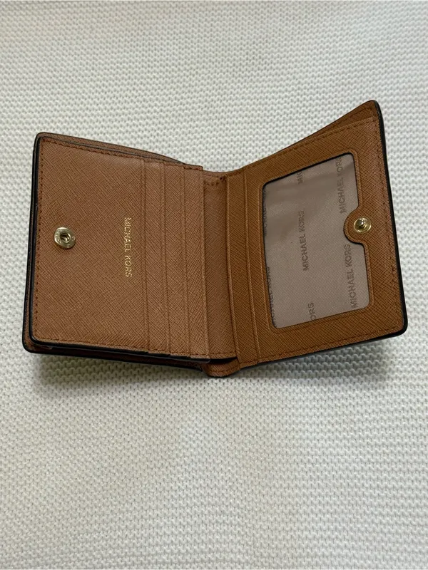 Michael Kors Brown Pebbled Leather Card Holder with Gold Logo - Image 4