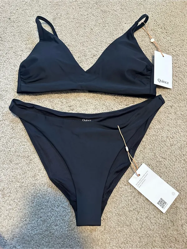 NWT Quince V Neck Low Rise bikini set black small - Image 2