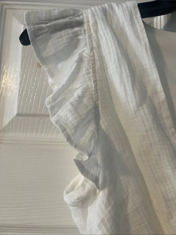 Blue Blush White V-Neck Peplum Flutter Sleeve Blouse - Image 3
