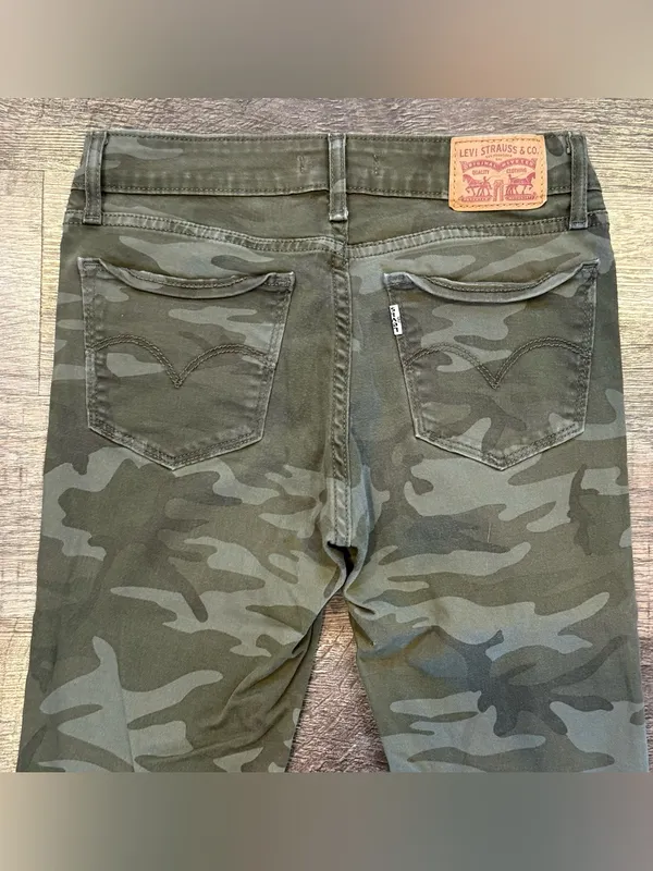 Levi 711 Green Camo Skinny Jeans Mid Rise 26 Waist Ankle Length Army Miltary - Image 5