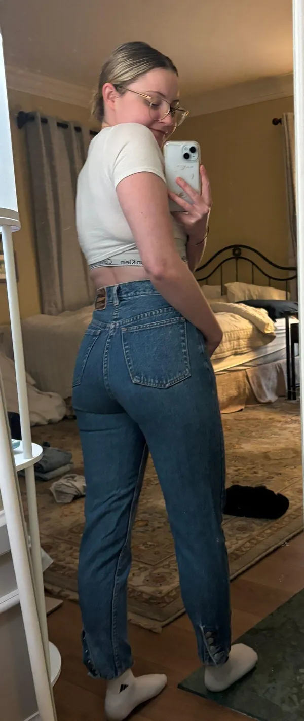 Jordache Vintage High Waisted Mom Jeans - Image 2