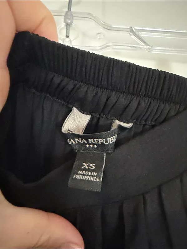 Banana Republic Black Midi Pleated Skirt - Image 2