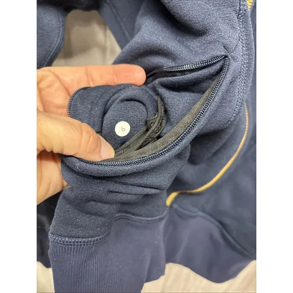 Womens Size 6 Lululemon Navy Blue Zip Up Sweatshirt - Image 3