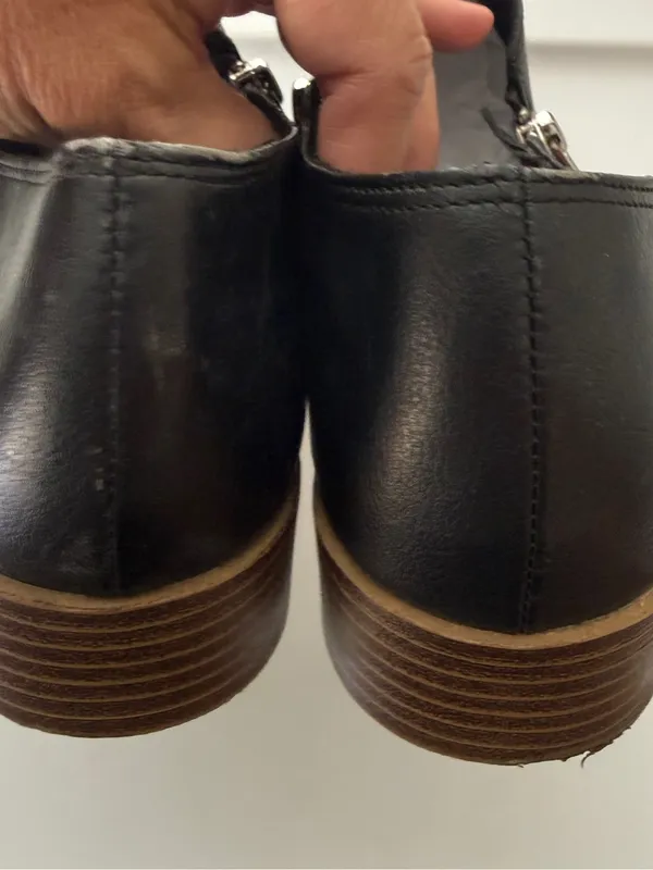 American Eagle Women's Black Leather Side-Zip Low Profile Ankle Shoes 8.5 - Image 5