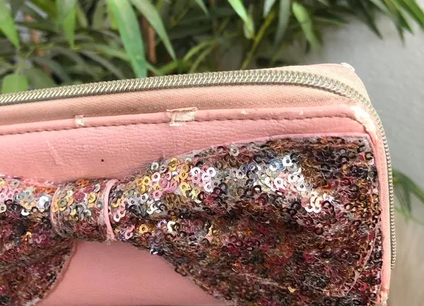 Betsey Johnson Pink Large Bow Glitter Rhinestone Sequin Gold Accents Leather Wallet Clutch Purse - Image 5