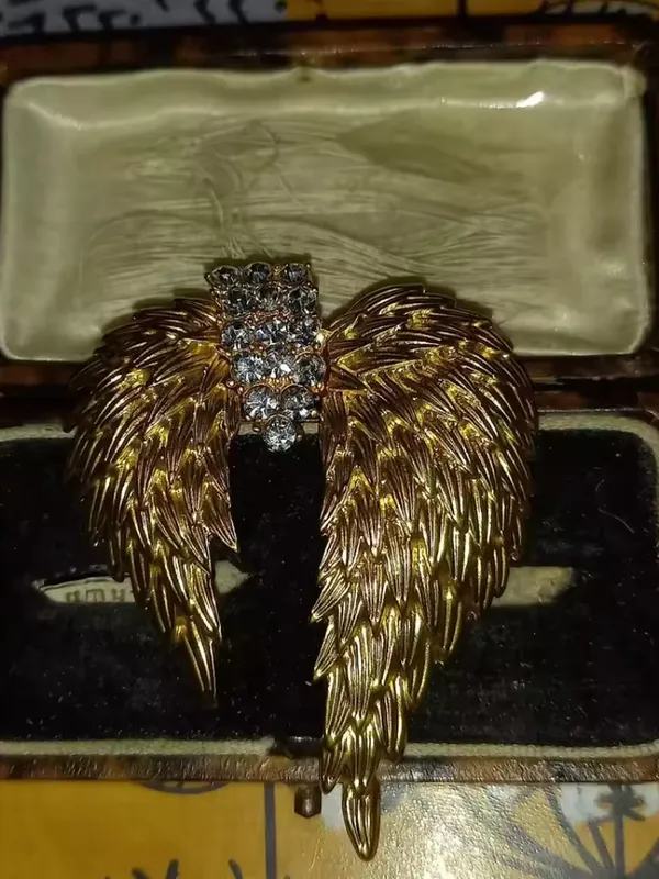 Gold Tone Angel Wings Crystal Brooch Pin Sparkly Statement Costume Jewelry NEW - Image 3