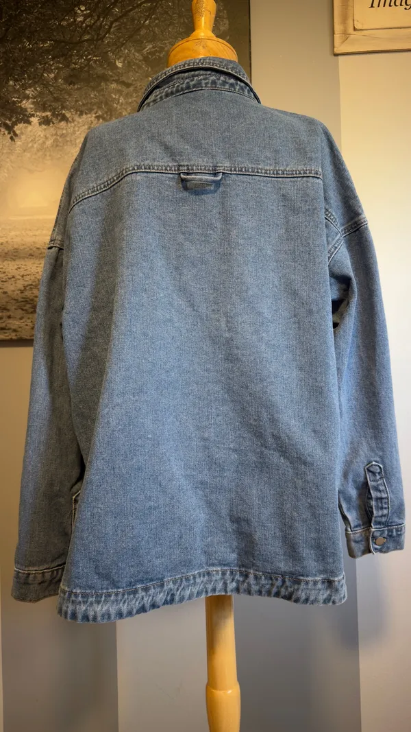 Classic Oversized Blue Denim Jacket Size XL - Image 4