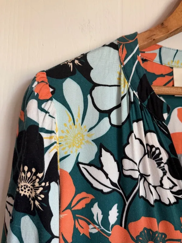 Maeve Anthropologie Juno Dress Tropical Floral Small Bold Flowy Relaxed V-Neck - Image 4