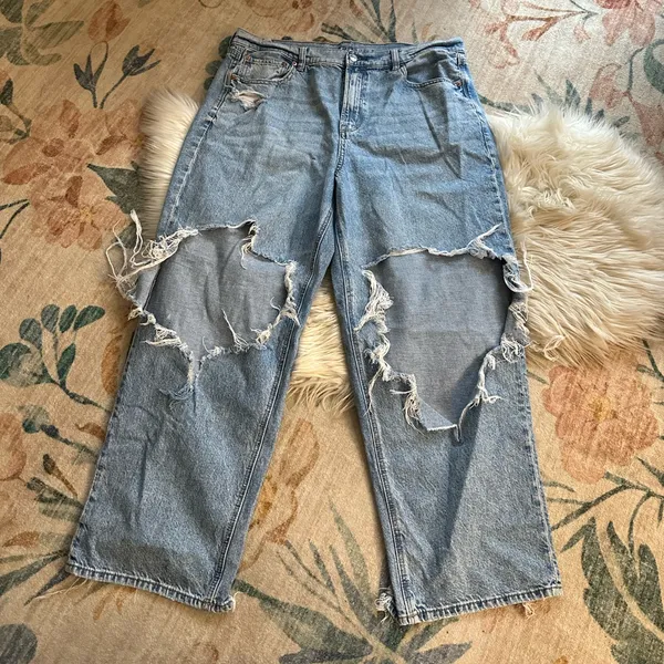 AMERICAN EAGLE Super High Rise Baggy Straight Jean In Medium Indigo - Image 3