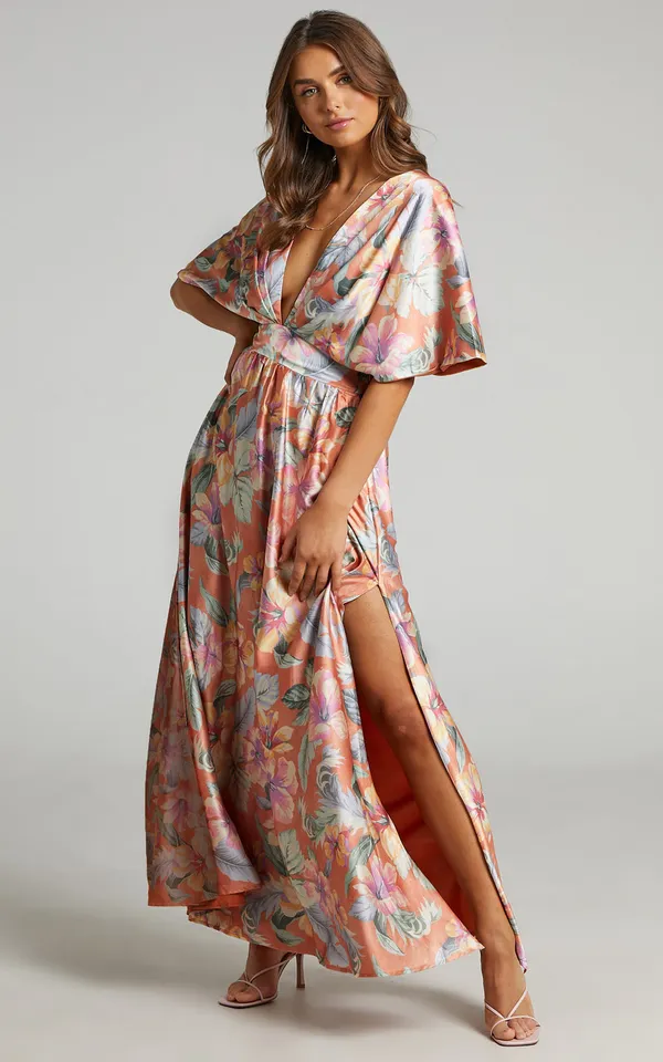 New Showpo Sophia Maxi Dress Plunge Neck Dress In Multi Floral Small MSRP $129 - Image 2