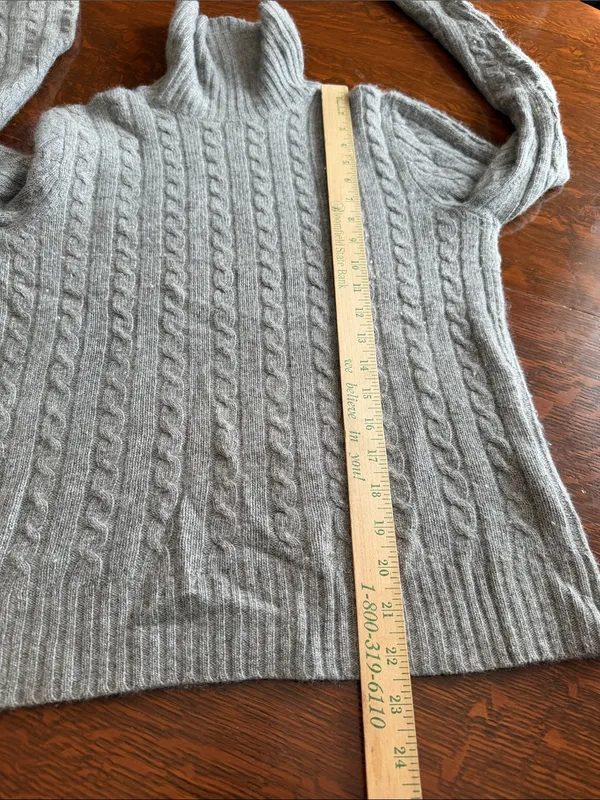 Women’s Gray Cable-Knit Turtleneck Sweater wool cashmere blend size medium - Image 7