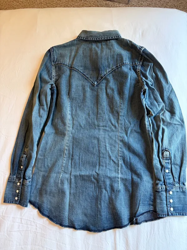 Wrangler Women’s Western Pearl Snap Denim Shirt - Image 5