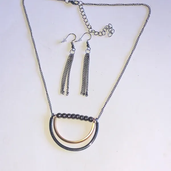 Dark Metal Two-Tone Half-Circle Pendant Necklace & Tassel Earring Set - Image 4