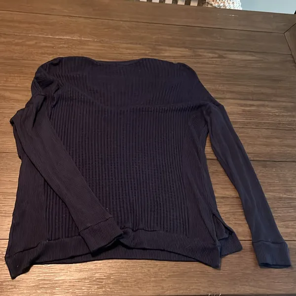 Navy blue v - Image 3
