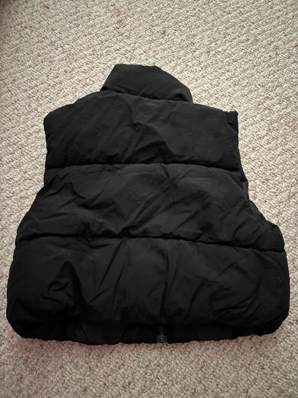 H&M Puffer Vest Black - Image 2