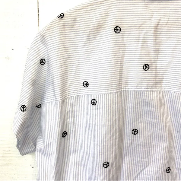•Madewell embroidered peace sign shirt• - Image 5