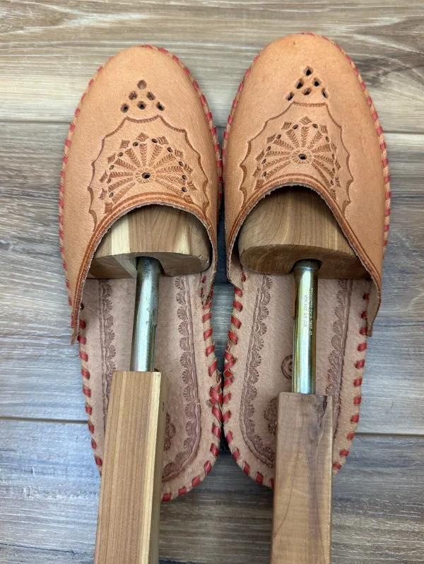 Polish Highlander Style Handcrafted Tan Red Stiching Leather Mule - Size - 39 - Image 4
