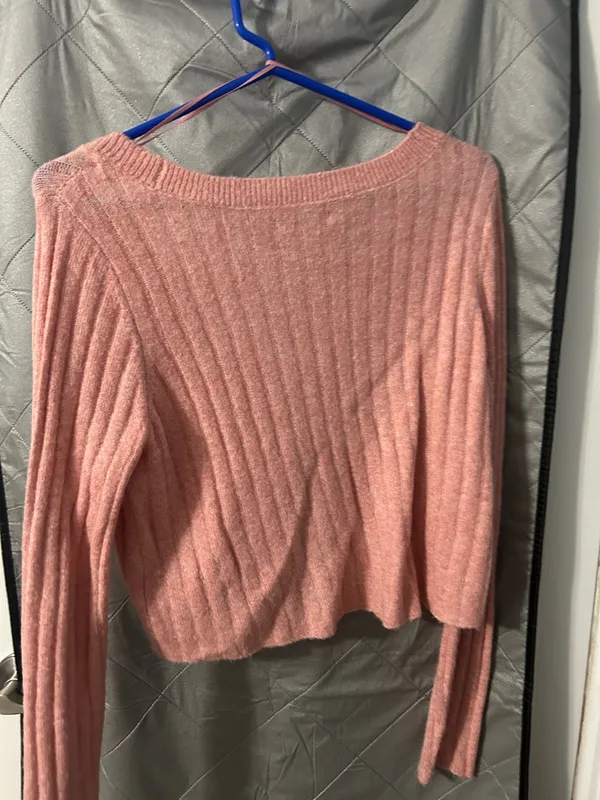 AE Cropped Ribbed Cardigan - Image 2