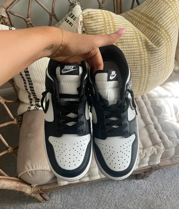 Nike Panda Dunk Low - Image 4