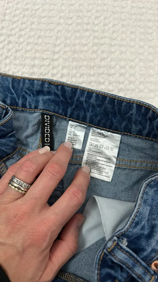 H&M High Waisted Jeans Wide Leg - Image 4
