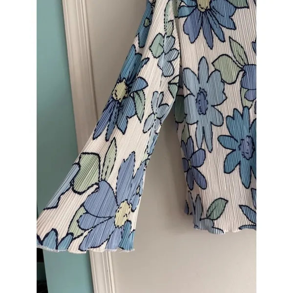 Peppermayo Blue Floral Plisse Button Down Shirt Size US 2 Long‎ Sleeve Pleated - Image 4