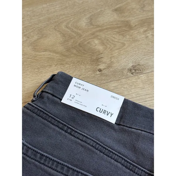 NWT Womens American Eagle curvy mom jean stretch black super high‎ rise 12 31W - Image 11