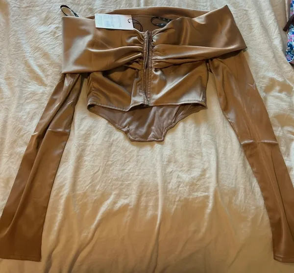 Missguided Off the shoulder top - Image 2
