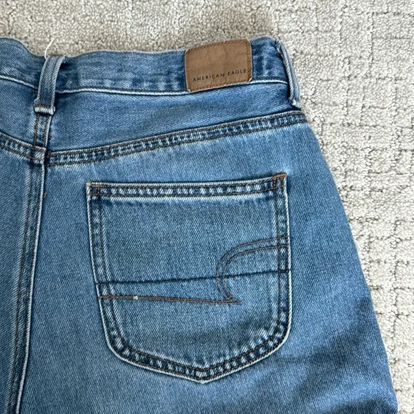 American Eagle “mom shorts” denim Jean cuffed high rise waist medium wash - Image 5