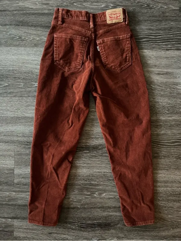 Levi’s High-Waisted Corduroy Mom Jeans - Image 4