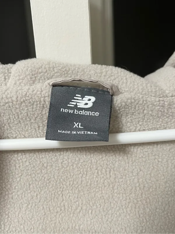 Women New Balance Beige Windbreaker Fleece Lined Jacket Fits Size M - Image 4