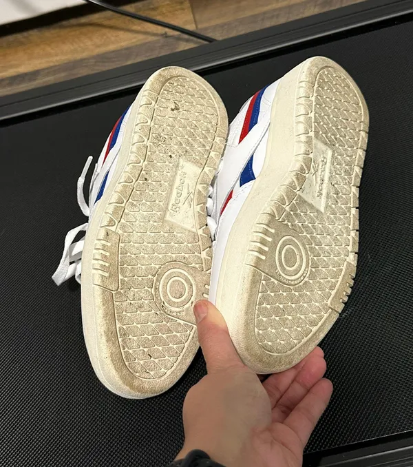 Sneakers - Image 2