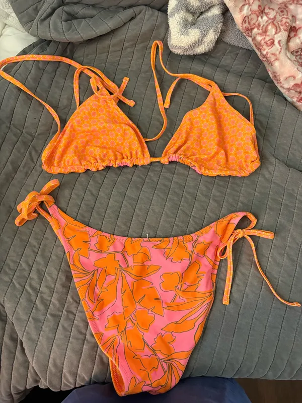 bikini  - Image 2